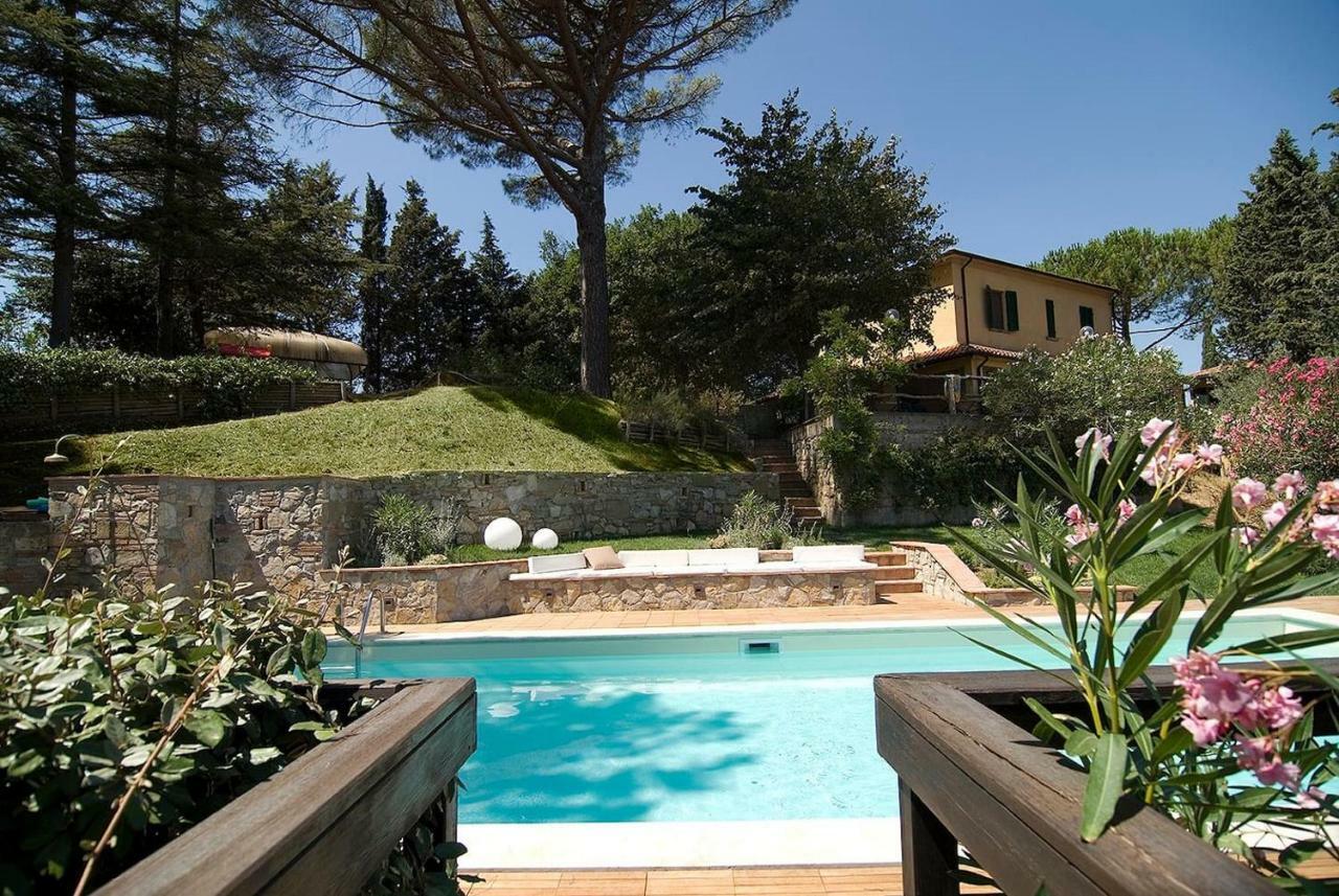 Stunning Country House Overlooking Tuscany Hills Lorenzana Eksteriør bilde